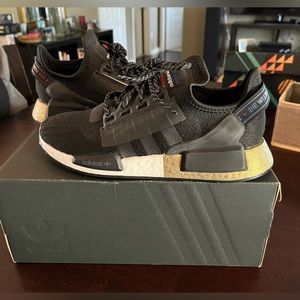 Adidas NMD_R1 V2 J 'Black Gold Metallic' FW804 Youth size 7 fits women’s 8.5-9